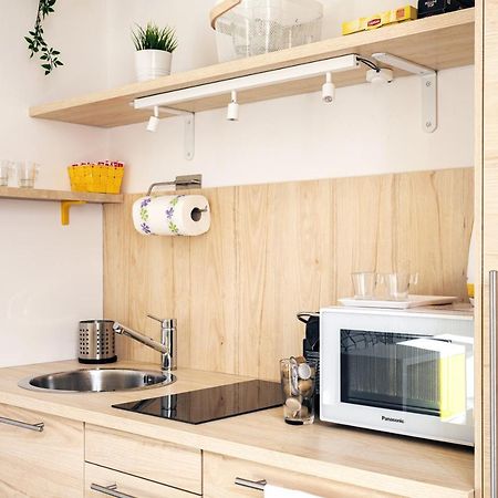 A Yellow Touch - Modern Studio In Isola Milano Ngoại thất bức ảnh