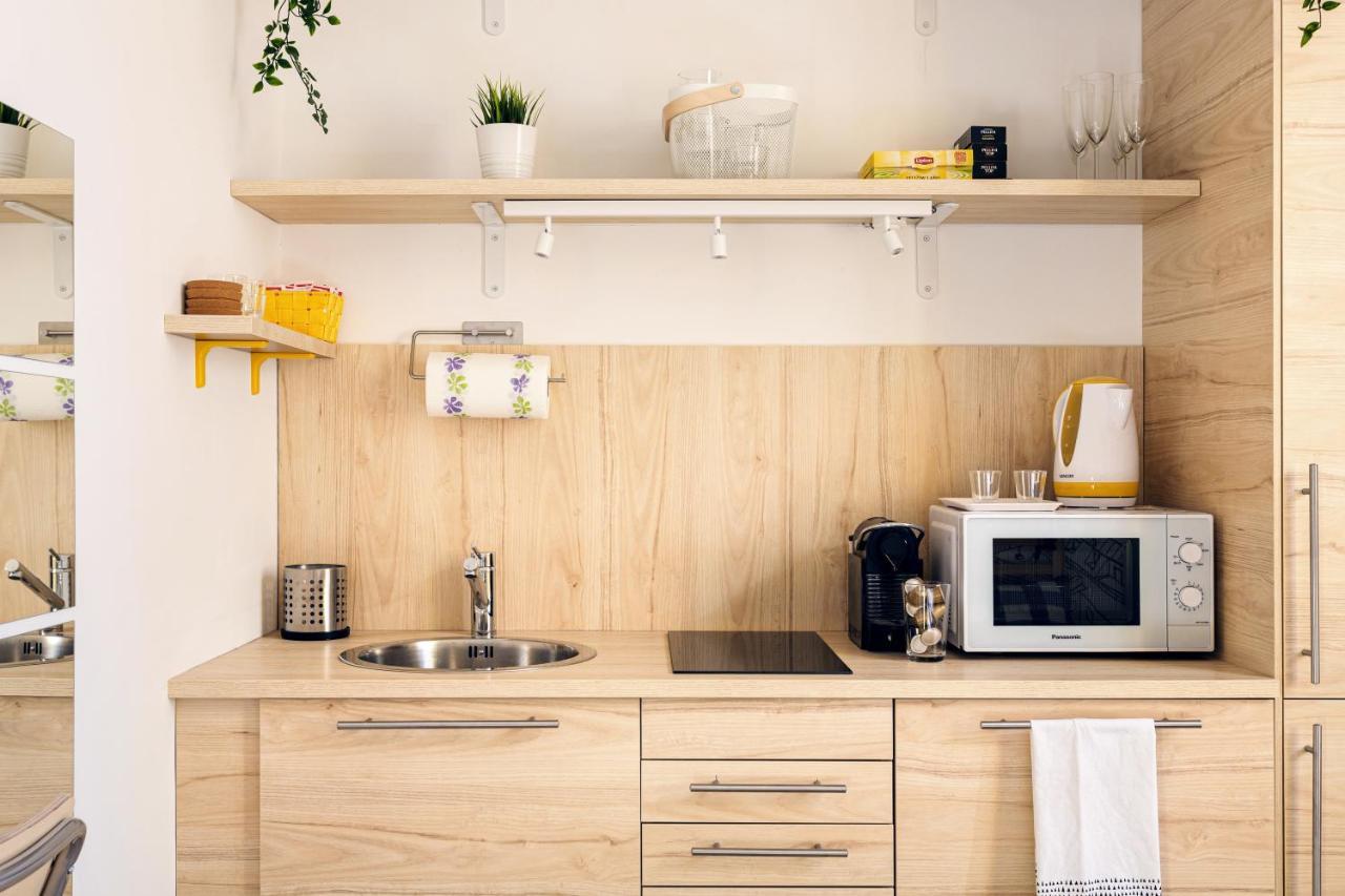 A Yellow Touch - Modern Studio In Isola Milano Ngoại thất bức ảnh